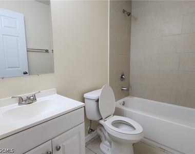 121 Sw 16th Terrace - Photo Thumbnail 8