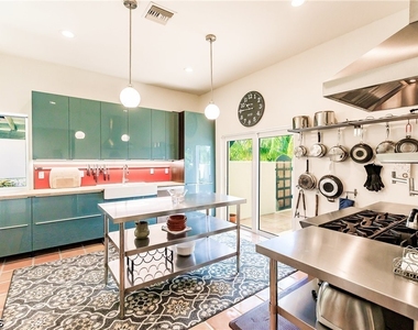 1291 Caloosa Drive - Photo Thumbnail 6
