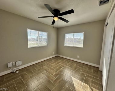 127 Gordon Avenue S - Photo Thumbnail 4