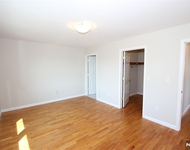 130 Orchard - Photo Thumbnail 10