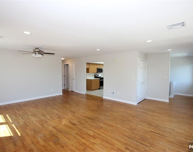 130 Orchard - Photo Thumbnail 2