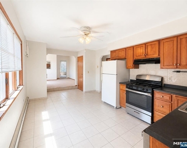 120 Fenner - Photo Thumbnail 9