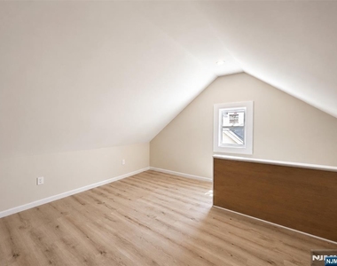 120 Fenner - Photo Thumbnail 17