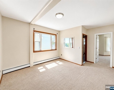 120 Fenner - Photo Thumbnail 5