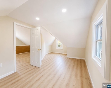 120 Fenner - Photo Thumbnail 19