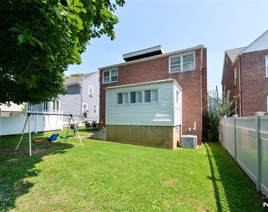 968-972 Byron - Photo Thumbnail 15