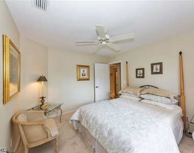7050 Barrington Circle - Photo Thumbnail 12