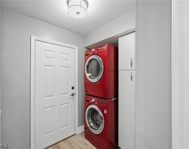 789 Coldstream Court - Photo Thumbnail 30