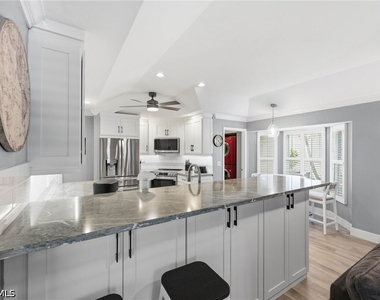 789 Coldstream Court - Photo Thumbnail 10