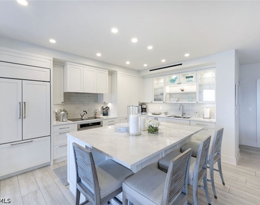 4051 Gulf Shore Boulevard N - Photo Thumbnail 4
