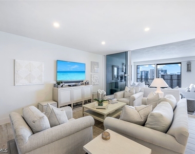 4051 Gulf Shore Boulevard N - Photo Thumbnail 2