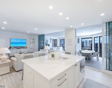 4051 Gulf Shore Boulevard N - Photo Thumbnail 5
