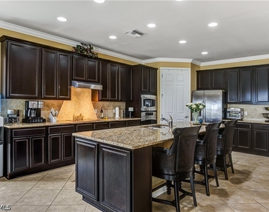 8650 Palermo Court - Photo Thumbnail 5