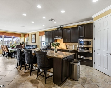 8650 Palermo Court - Photo Thumbnail 6