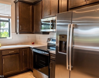 15335 Lucerna Street - Photo Thumbnail 21