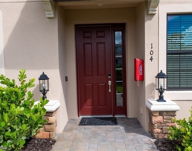 15335 Lucerna Street - Photo Thumbnail 6