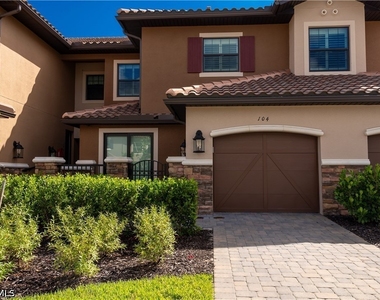 15335 Lucerna Street - Photo Thumbnail 4
