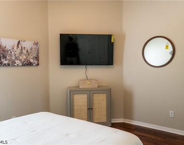 8340 Mystic Greens Way - Photo Thumbnail 20