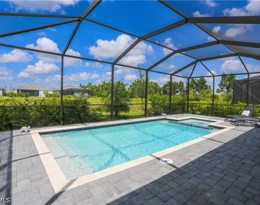 2155 Hamlin Street - Photo Thumbnail 8