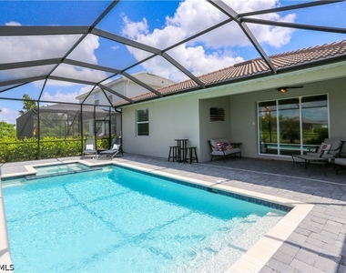 2155 Hamlin Street - Photo Thumbnail 12