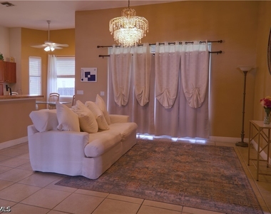 5325 Beauty Street - Photo Thumbnail 7