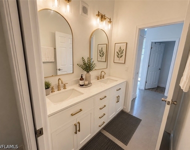 7849 Founders Lane - Photo Thumbnail 4