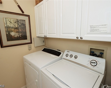 400 L Ambiance Circle - Photo Thumbnail 21