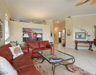 400 L Ambiance Circle - Photo Thumbnail 5