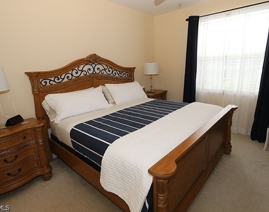 3250 Cypress Glen Way - Photo Thumbnail 11