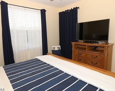 3250 Cypress Glen Way - Photo Thumbnail 12