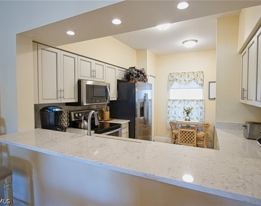 3250 Cypress Glen Way - Photo Thumbnail 10