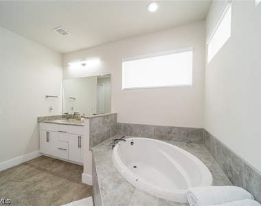 1608 Nw 38th Avenue - Photo Thumbnail 30