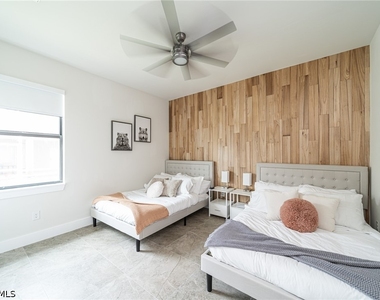 1608 Nw 38th Avenue - Photo Thumbnail 7