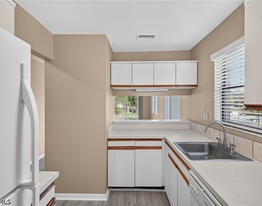 5365 Treetops Drive - Photo Thumbnail 8