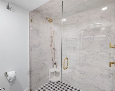 4041 Gulf Shore Boulevard N - Photo Thumbnail 14