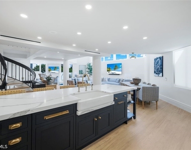 4041 Gulf Shore Boulevard N - Photo Thumbnail 6