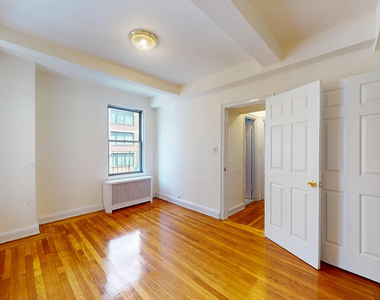 East 38th Street - Photo Thumbnail 5