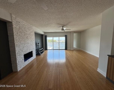 1208 E River Drive - Photo Thumbnail 7