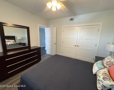 1208 E River Drive - Photo Thumbnail 23