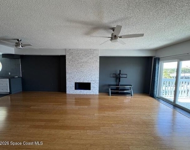 1208 E River Drive - Photo Thumbnail 6