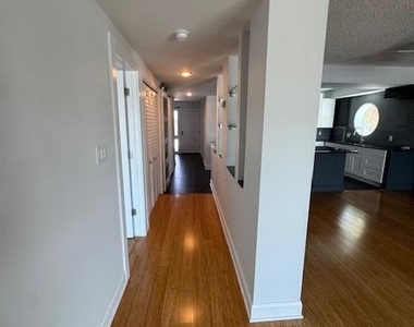 1208 E River Drive - Photo Thumbnail 8