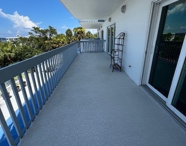 1208 E River Drive - Photo Thumbnail 24