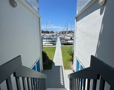 1208 E River Drive - Photo Thumbnail 27
