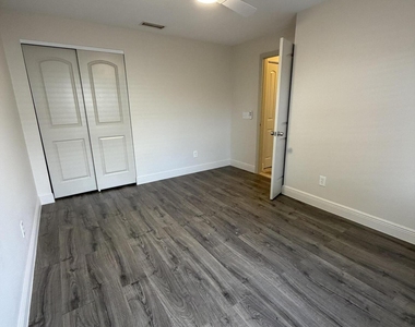 2604 Corbusier Drive - Photo Thumbnail 16