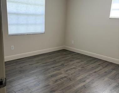 2604 Corbusier Drive - Photo Thumbnail 10