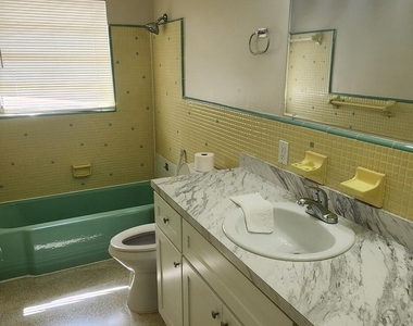 407 4th Street N - Photo Thumbnail 15