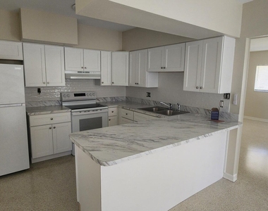 407 4th Street N - Photo Thumbnail 5