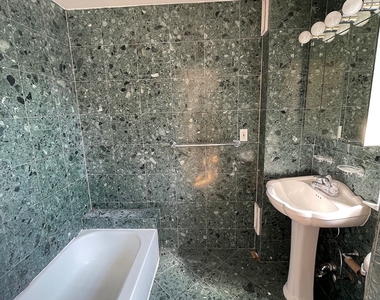 West 79 Street - Photo Thumbnail 6