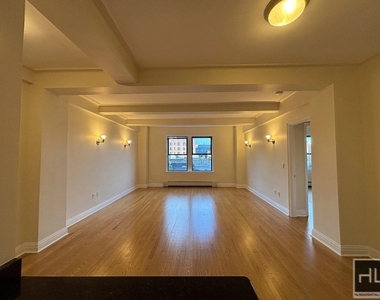 West 79 Street - Photo Thumbnail 1
