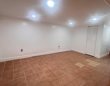 75-15 97 Avenue - Photo Thumbnail 5